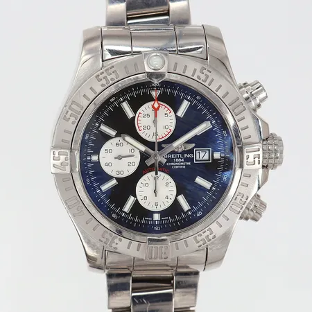 Herrur Breitling Super Avanger II stål automat Ø48mm ref-nr: A133711 serie-nr: 2804677 stållänk extra länkbit tag svart urtavla cert 2017 chronometercert manual box ytterkartong repor.