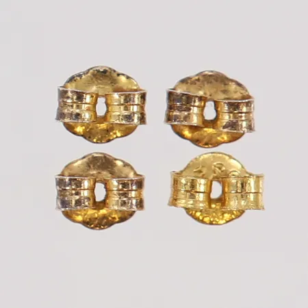 4 Snurrebussar ca 4-5mm, förgyllda, 925/1000 silver Vikt: 0,3 g
