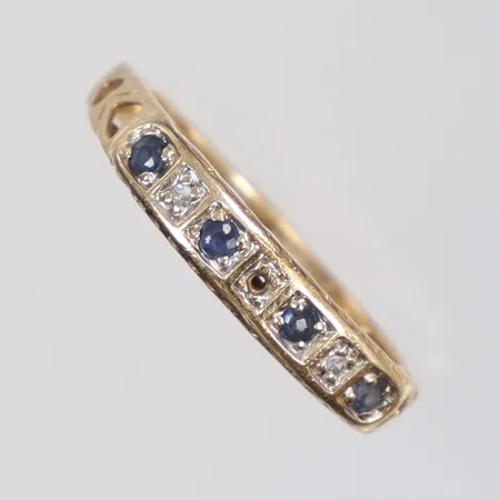Ring med blå stenar samt diamanter 2xca0,005ct stl16 bredd 5-9mm saknas en sten, 18K Vikt: 1,5 g