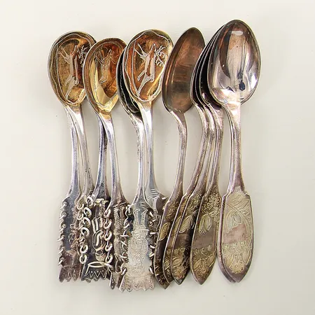 Diverse kaffeskedar olika modeller/motiv gravyrer delvis förgyllda silver 830/1000 Vikt: 168,6 g