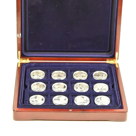 Minnesmynt Sveriges Regenter 23 st mynt Ø36 mm, plastfodral, träschatull, silver 925/1000. Vikt: 625,5 g