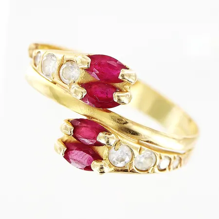 Ring med stenar stl:20¼, bredd 3,5-13,5mm, saknar 1 sten, defekt, 18K Vikt: 3,7 g