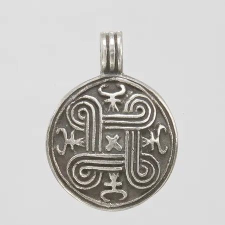 Hänge med mönsterdekor Ø17,5mm, silver 925/1000 Vikt: 3,7 g