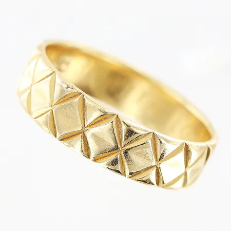 Ring mönstrad stl:20, bredd 5,5mm, gravyr, 14K Vikt: 5,2 g
