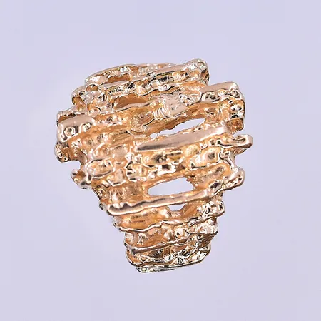 Ring stl:13¼, bredd 2-14 mm klippt 18K. Vikt: 4,3 g