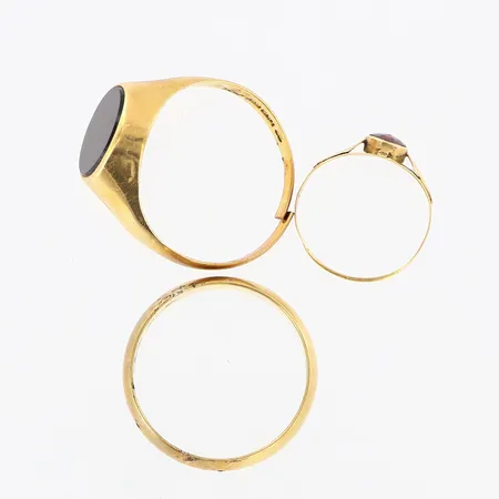 3 ringar, stenar, gravyr, defekter, 18K Vikt: 12,3 g