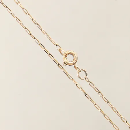 Kedja längd 54cm bredd 0,9mm ostämplad 18K Vikt: 2,6 g