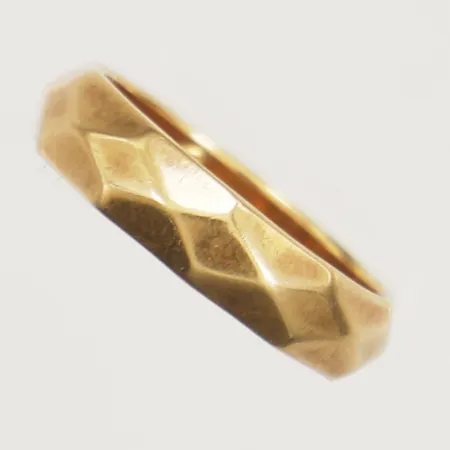 Ring stl:16 bredd 4,5mm gravyr 14K Vikt: 3,5 g
