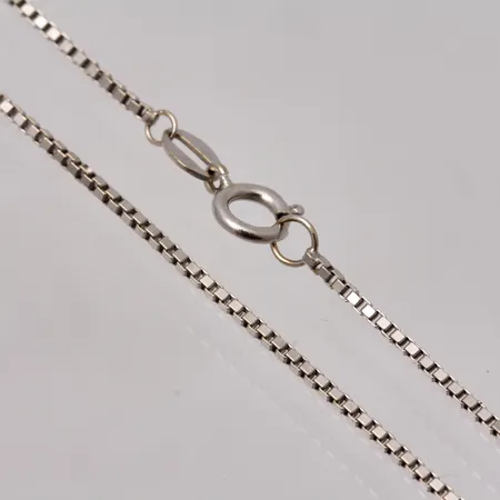 Kedja 42cm, Venezia, bredd 0,9mm, importstämplad, 18K vitguld, 2,95g.