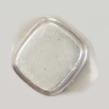 Klackring stl 17, bredd 2,9-15,6mm, smärre repor/nagg, 830/1000 silver Vikt: 5,2 g