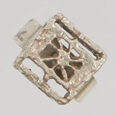 Ring Sarpaneva stl:18½ justerbar skena, bredd 16mm Finland 925/1000 Silver 10,7g.