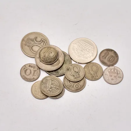 Mynt i silver, 10, 25 och 50ören, 400/1000, 34,94g.