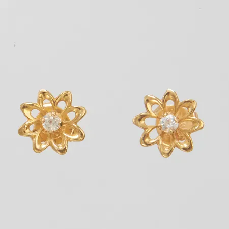 Örhängen med vita stenar i form av blommor Ø8,5mm, 18K Vikt: 1,3 g