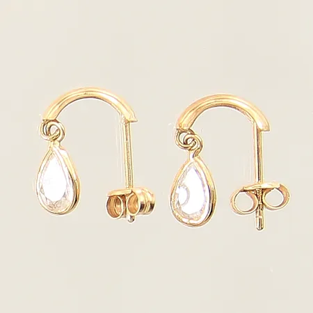 Örhängen med vita stenar GHA 15x4mm 18K Vikt: 0,9 g