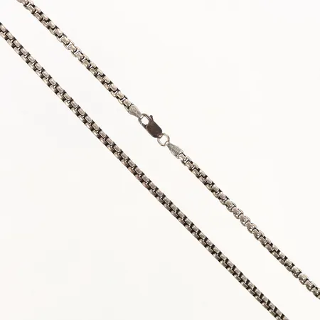 Kedja Guldfynd rundad Venezia längd 47cm bredd 3mm oxiderad silver 925/1000. Vikt: 26,1 g