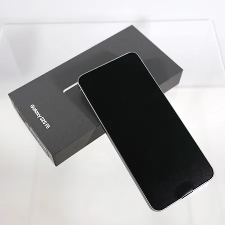 Samsung Galaxy S25 FE 128GB/8GB Jetblack (SM-S731B/DS) i nyskick med låda