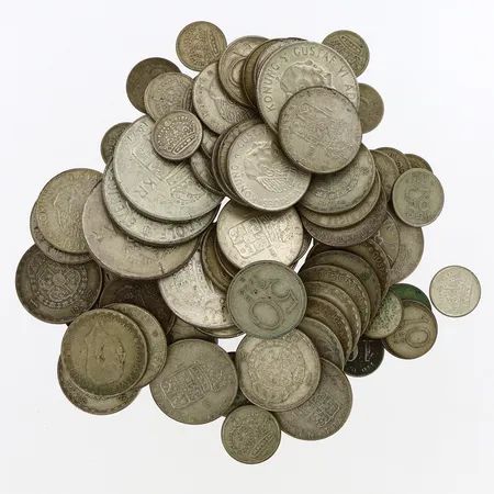 72 silvermynt i olika valörer och årtal, silver400/1000 Vikt: 410,1 g