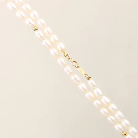 Pärlcollier med odlade pärlor GHA längd ca 41cm bredd 4,5mm lås samt detaljer i guld 18K Vikt: 11,1 g