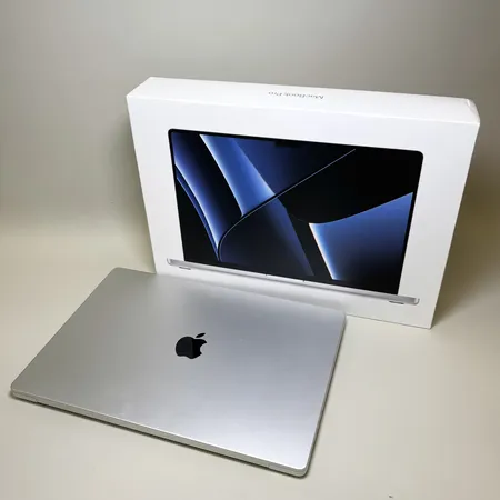 Laptop Apple MacBook Pro 16" modell:A2780, 1TB, serienr:YG9JK91X92, M2 Pro, originalkartong, laddare med adapter, kvittokopia från 29 November 2024, systemåterställd. Skickas med postpaket.