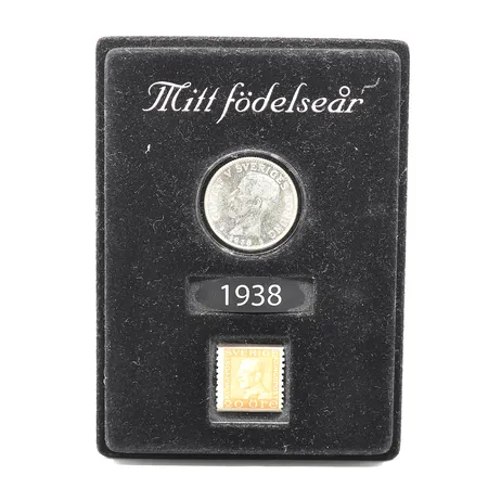 Mynt 2 kr år 1938 Ø31mm med frimärke 20 öre år 1938, 800/1000 silver. Vikt: 15 g