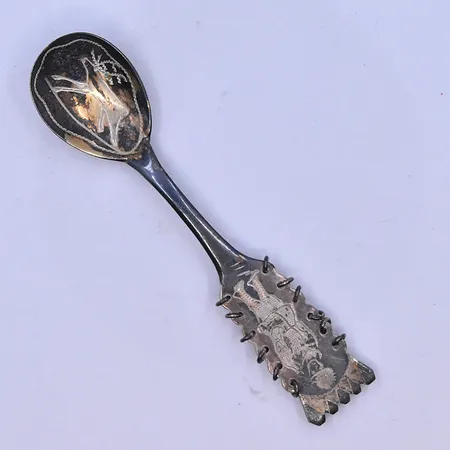 11 skedar Same längd 10 cm, silver 830/1000. Vikt: 130,9 g