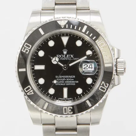 Herrur Rolex Submariner stål automatisk 41mm, datum, refnr 116610LN, serienr G267899, verknr 32988344, boettnr 2360, oysterlänk stål, viklås, två extra länkbitar, certifikat daterat juni 2011 från Nymans Ur Stockholm, manual, box, skadad ytterkartong