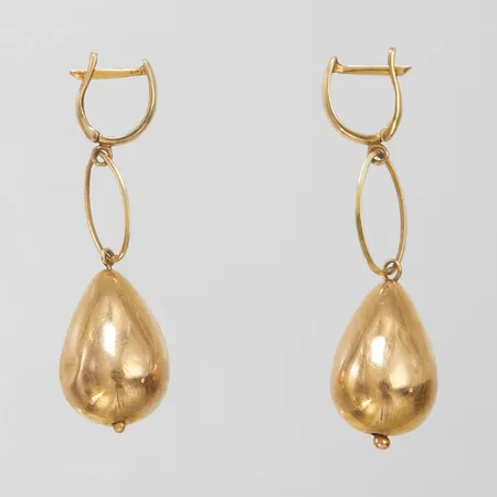 Örhängen droppar ihåliga längd 5cm, bredd 13,5mm, repor, bucklor, 14K Vikt: 4,7 g