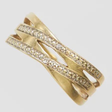 Ring med 2 diamanter 0,01ctv enligt gravyr stl 18½, bredd 2-8mm, 14K Vikt: 3,2 g