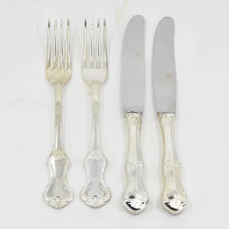 Bestick Patricia MEMA Lidköping, 2 gafflar 15½cm, 2 knivar med blad i rostfritt stål 17½cm, silver 830/1000. Vikt: 115,3 g