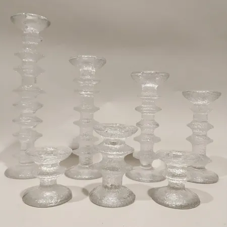 7 ljusstakar av Timo Sarpaneva, Iittala, olika storlekar: 31cm, 24cm, 21,5cm, 18cm, 11cm, 2x7cm Skickas med paket.