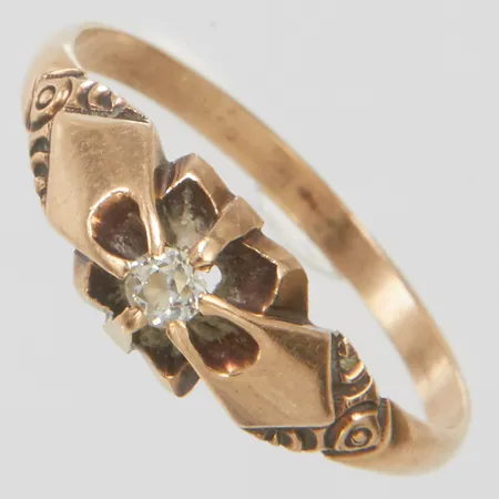 Ring med diamant 0,05ct stl 18½, bredd 2-6,5mm, 14K Vikt: 1,7 g