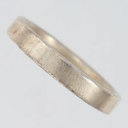 Ring slät stl:20¼ bredd 4mm Schalin Silver 925/1000.  Vikt: 4,9 g