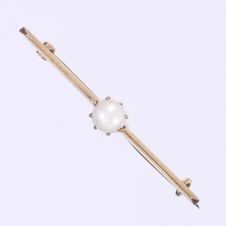 Brosch med odlad pärla svenska stämplar CFC I7 = 1911 längd 40mm skev nål 18K Vikt: 2,2 g