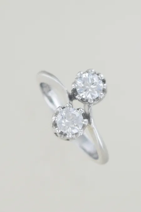 Ring med stenar stl:16¼ höjd 12 mm, silver 925/1000 Vikt: 2,8 g