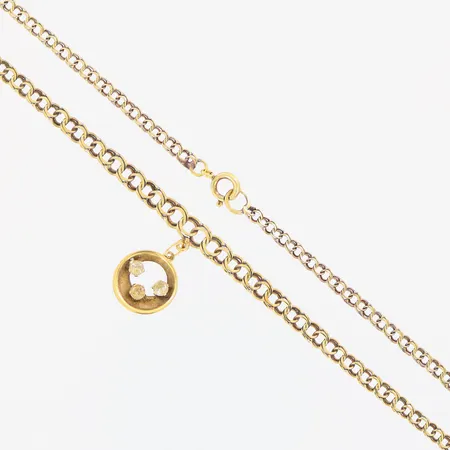 Collier doserad Bismarck längd 42,5cm bredd 3-5mm, integrerat hänge med vita stenar, skeva länkar 18K. Vikt: 7,8 g