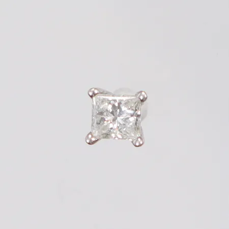 Udda Örhänge i vitguld med princesslipad diamant 1xca0,12ct lite skevt 14K Vikt: 0,3 g