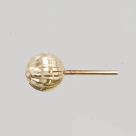 Omaka örhänge 7mm snurrebuss saknas 18K 0,4g.