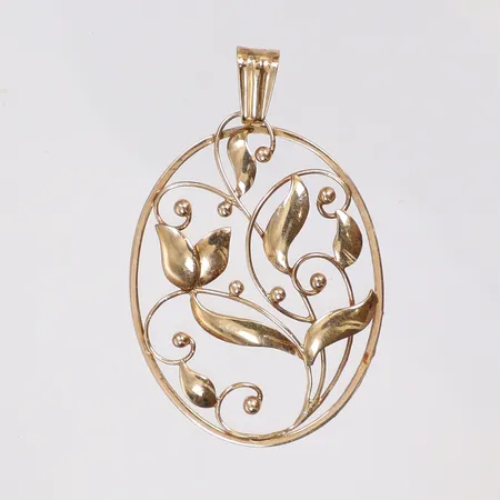 Hänge med växtdekor 27x43mm NJ (Johnsson & Co N) Stockholm 1946, 18K Vikt: 4,2 g