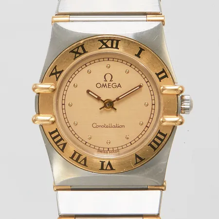Damur Omega Constellation, stål/guld, quartz, Ø23mm, serienr 54151176, cal.1455, ca år 1993, stållänk med gulddetaljer, personlig gravyr, inga tillbehör