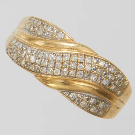 Ring med diamanter 52 x ca 0,005ct stl 20½, bredd 2-9mm, 18K Vikt: 3,4 g