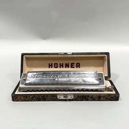 Munspel M.Hohner 64 Chromonica Germany ej funktionstestad originalask Skickas med paket.
