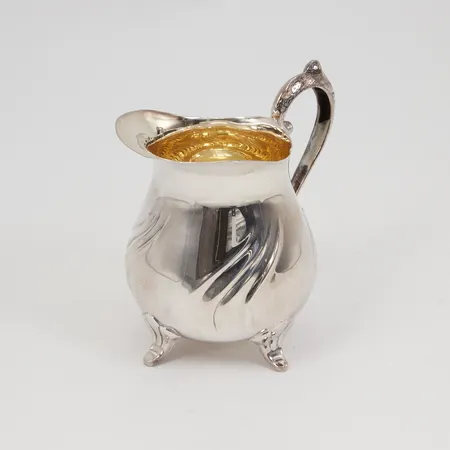 Mjölkkanna höjd 7cm, Ø38,5mm, förgylld insida, silver 830/1000 Vikt: 72,8 g