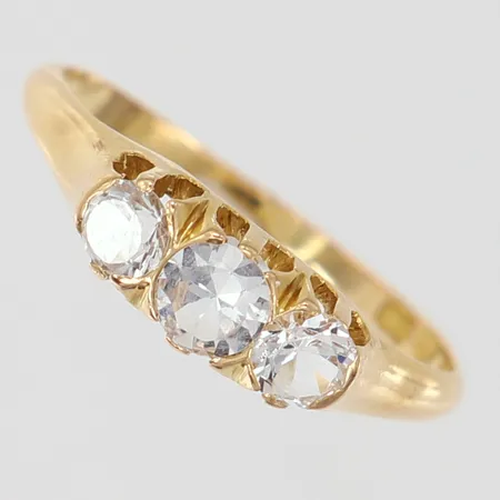 Ring med vita stenar Hertz Aktiebolaget Bernhard, stl 17¼, bredd ca 1,5-5mm, år 1949, 18K Vikt: 1,9 g