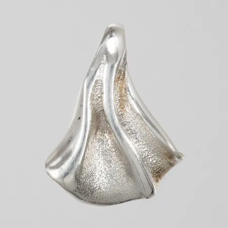 Hänge längd ca 25mm, bredd ca 18mm, 925/1000 silver Vikt: 4 g