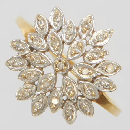 Ring med diamanter 25 x ca 0,005ct stl 16, bredd 1-15mm, 18K Vikt: 2,9 g