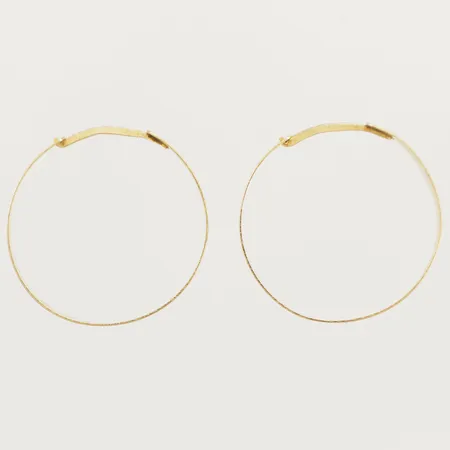 Ett par örhängen längd 27mm Cesons Guldvaru Ab 18K  Vikt: 4 g