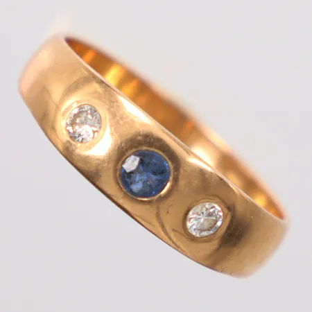 Ring stl. 22¾ år, diamanter 2x ca. 0,12ct, blå sten, år 1974, 18K Vikt: 9 g