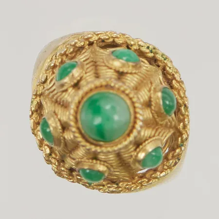 Ring stl:17½ bredd 18mm höjd från skena ca 15mm, gröna stenar, 14K 6,9g.