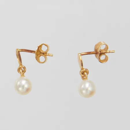 Örhängen med odlade pärlor längd 1,3cm, Ø5mm, 18K, bruttovikt: 1,2g Vikt: 1,2 g
