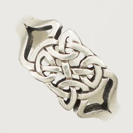 Ring med genombruten dekor stl:18, bredd 3,7-9,6mm 925/1000 silver  Vikt: 3,7 g